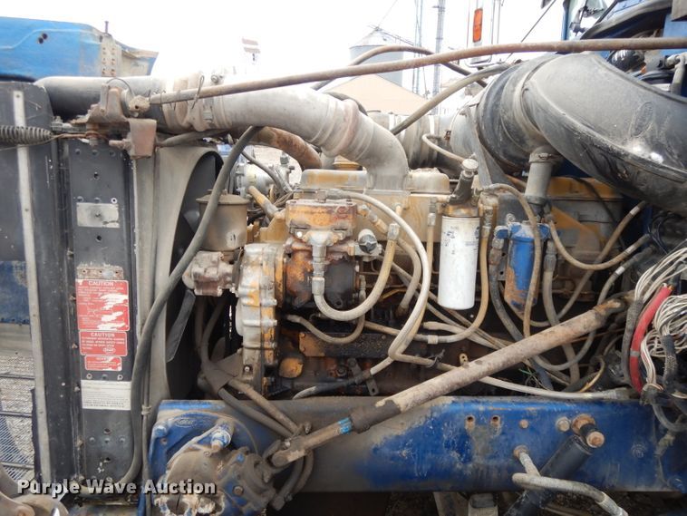 image for item DL2746 1989 Peterbilt 377  semi truck