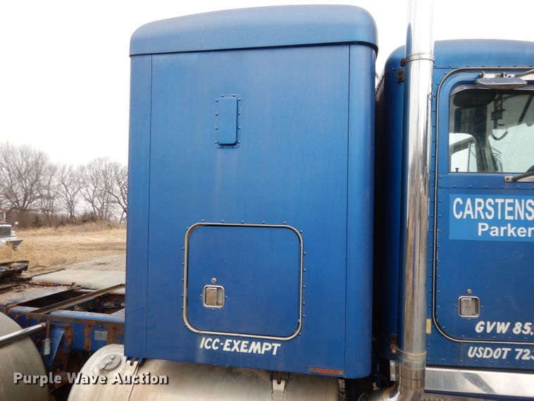 image for item DL2746 1989 Peterbilt 377  semi truck