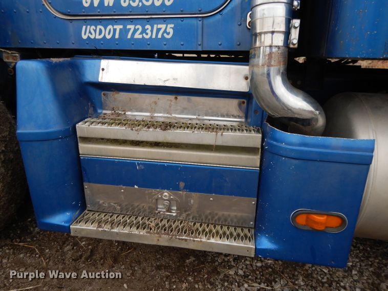 image for item DL2746 1989 Peterbilt 377  semi truck