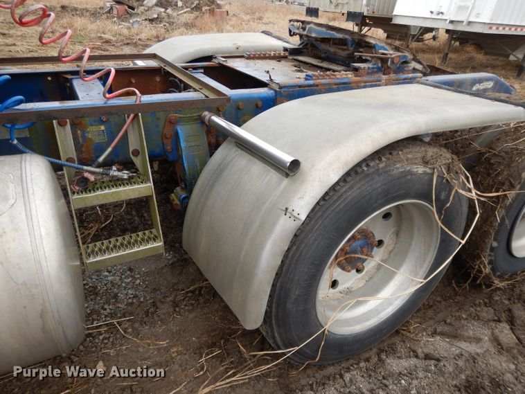 image for item DL2746 1989 Peterbilt 377  semi truck