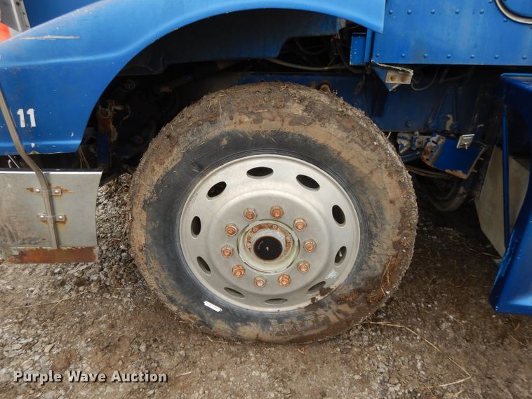 image for item DL2746 1989 Peterbilt 377  semi truck