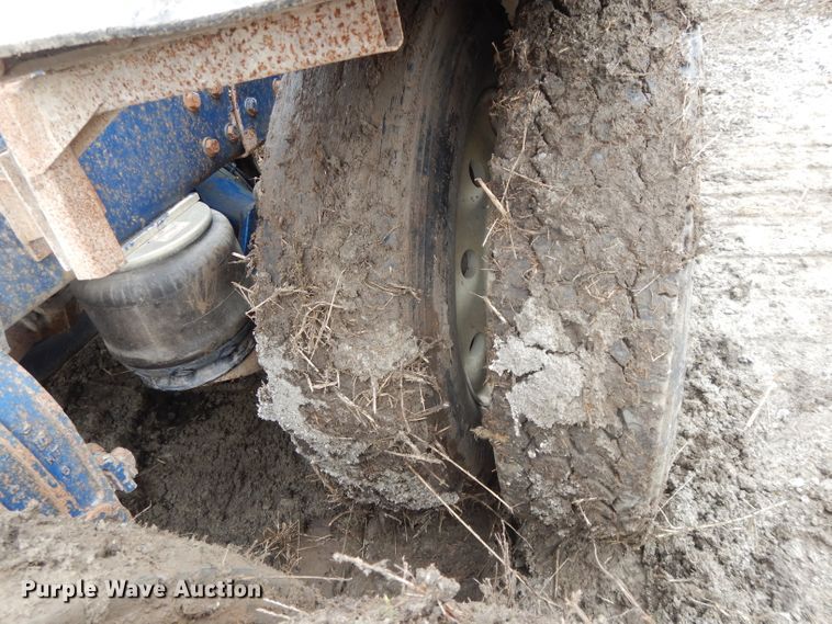 image for item DL2746 1989 Peterbilt 377  semi truck