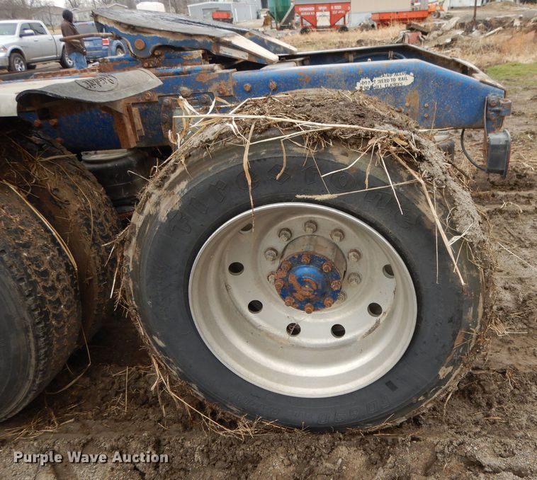 image for item DL2746 1989 Peterbilt 377  semi truck