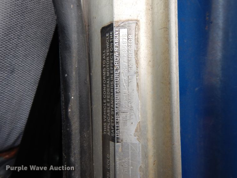 image for item DL2746 1989 Peterbilt 377  semi truck