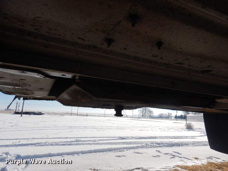 image for item FA9374 1977 Heil tank trailer