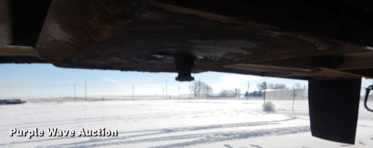 image for item FA9374 1977 Heil tank trailer