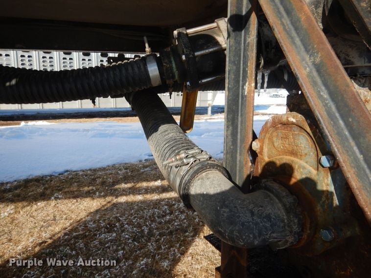 image for item FA9374 1977 Heil tank trailer