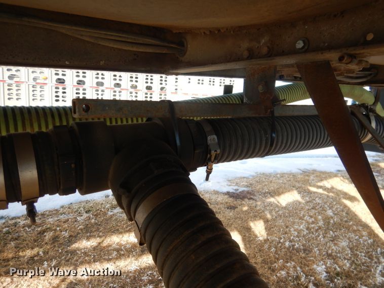 image for item FA9374 1977 Heil tank trailer