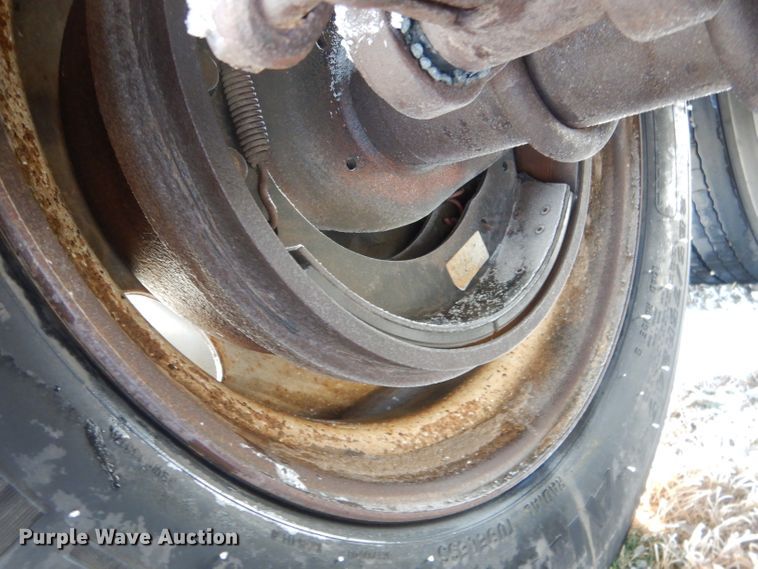 image for item FA9374 1977 Heil tank trailer