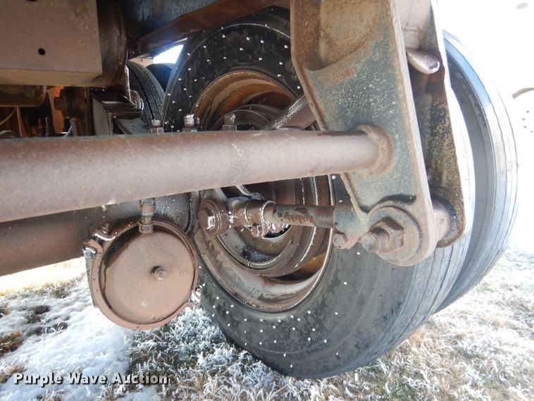 image for item FA9374 1977 Heil tank trailer