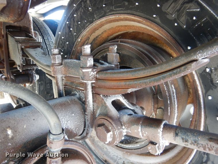 image for item FA9374 1977 Heil tank trailer