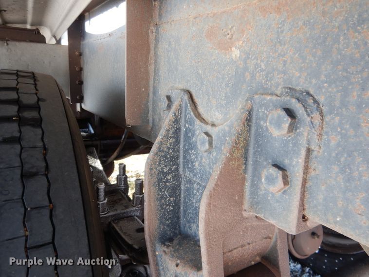 image for item FA9374 1977 Heil tank trailer