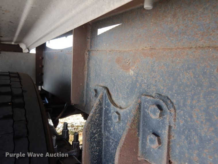 image for item FA9374 1977 Heil tank trailer