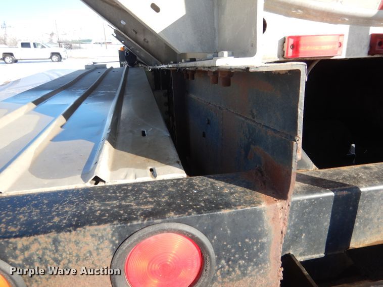 image for item FA9374 1977 Heil tank trailer