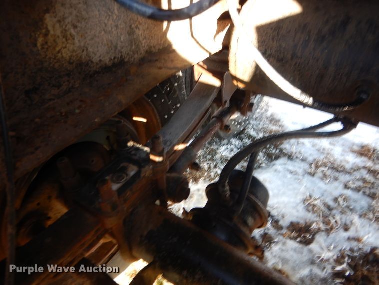 image for item FA9374 1977 Heil tank trailer