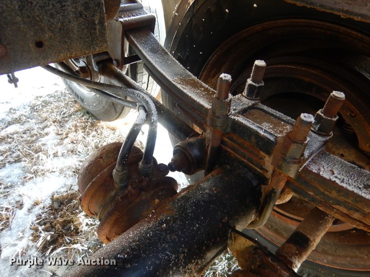 image for item FA9374 1977 Heil tank trailer