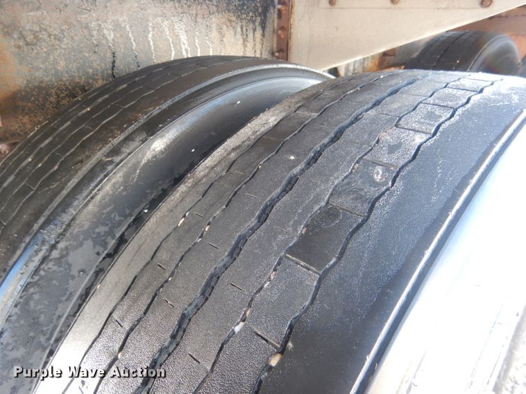 image for item FA9374 1977 Heil tank trailer