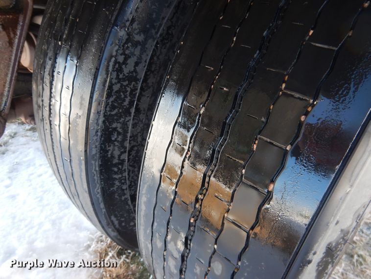 image for item FA9374 1977 Heil tank trailer