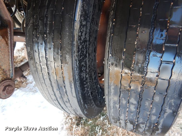 image for item FA9374 1977 Heil tank trailer