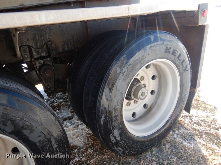 image for item FA9374 1977 Heil tank trailer