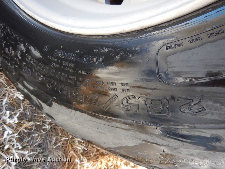 image for item FA9374 1977 Heil tank trailer