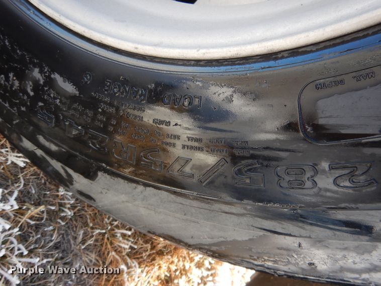 image for item FA9374 1977 Heil tank trailer