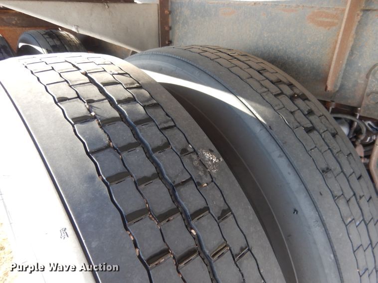 image for item FA9374 1977 Heil tank trailer