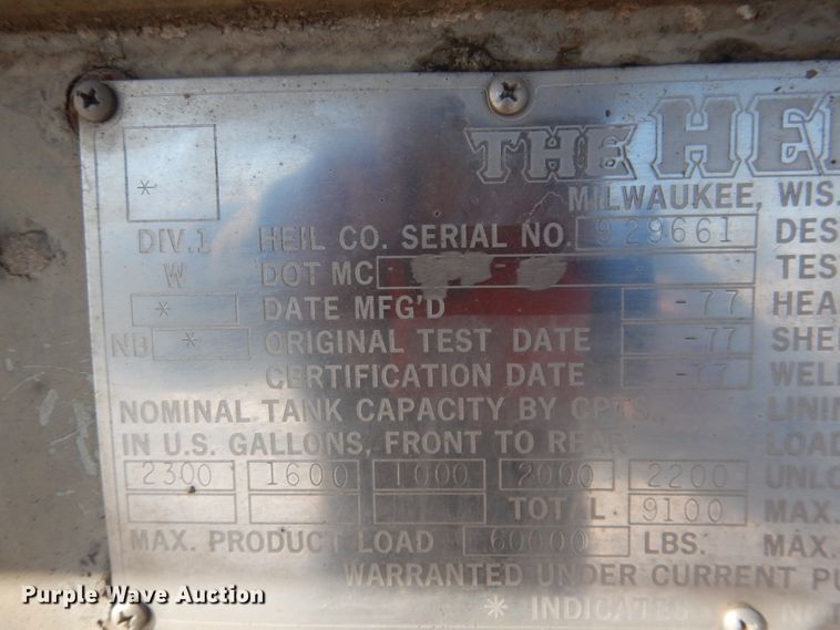 image for item FA9374 1977 Heil tank trailer