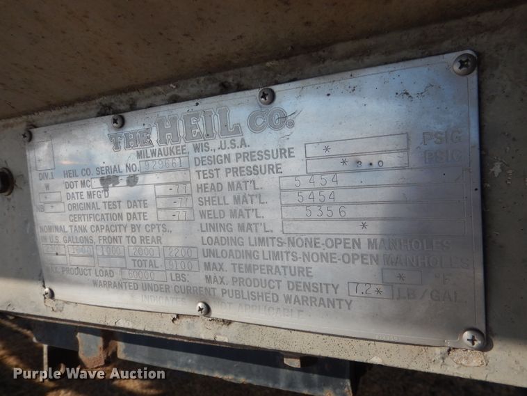 image for item FA9374 1977 Heil tank trailer