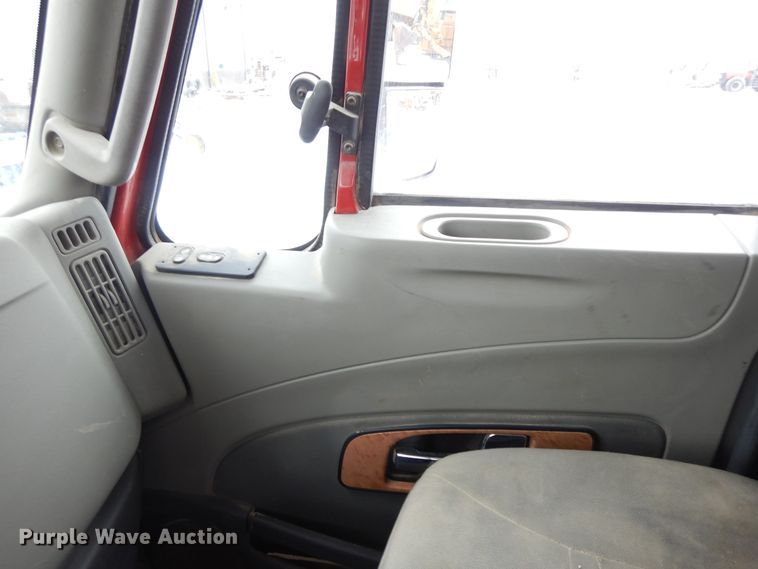 image for item GG9337 2012 International ProStar Plus Eagle  semi truck