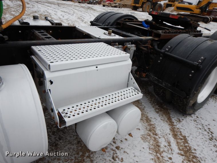 image for item GG9337 2012 International ProStar Plus Eagle  semi truck