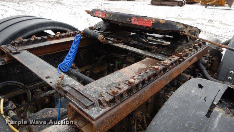 image for item GG9337 2012 International ProStar Plus Eagle  semi truck