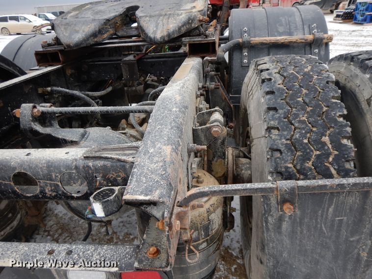 image for item GG9337 2012 International ProStar Plus Eagle  semi truck