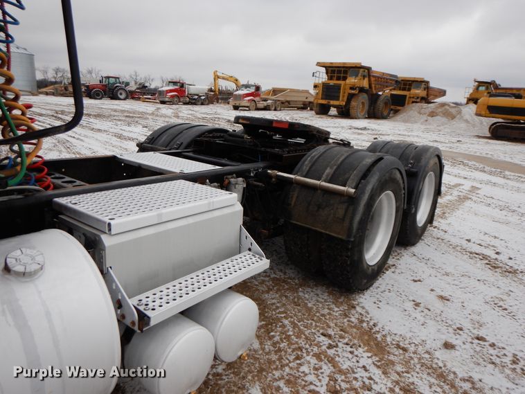 image for item GG9338 2012 International ProStar Plus Eagle  semi truck