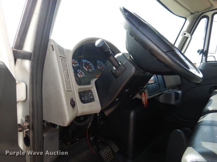 image for item HC9155 2013 International DuraStar 4300 M7  box truck