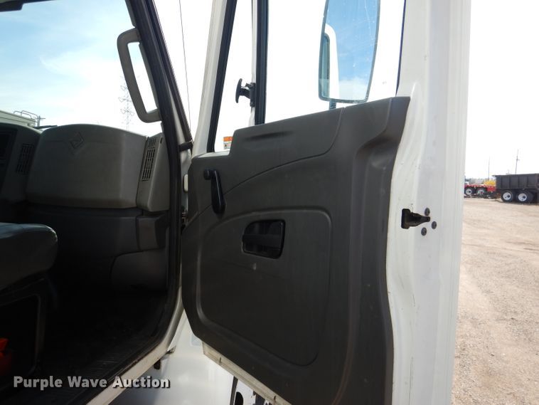 image for item HC9155 2013 International DuraStar 4300 M7  box truck
