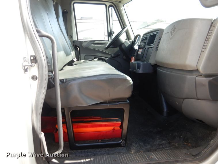 image for item HC9155 2013 International DuraStar 4300 M7  box truck