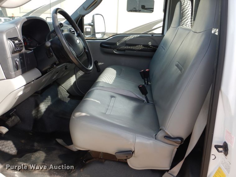 image for item HC9156 2006 Ford F450 Super Duty  flat bed truck