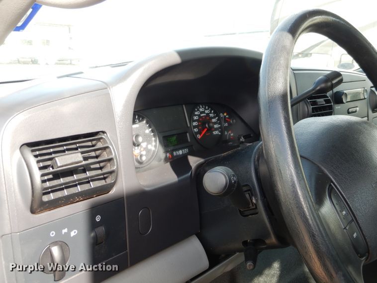 image for item HC9156 2006 Ford F450 Super Duty  flat bed truck