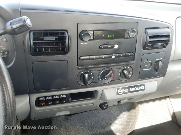 image for item HC9156 2006 Ford F450 Super Duty  flat bed truck