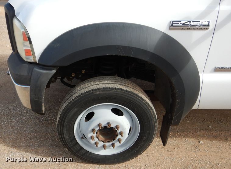 image for item HC9156 2006 Ford F450 Super Duty  flat bed truck