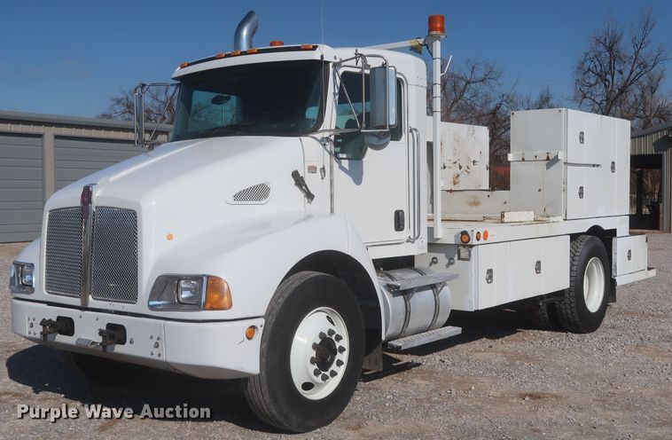 image for item HK9684 2008 Kenworth T300  utility/service truck