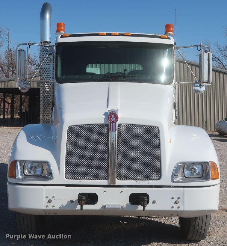 image for item HK9684 2008 Kenworth T300  utility/service truck