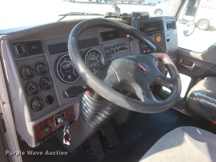 image for item HK9684 2008 Kenworth T300  utility/service truck