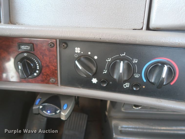 image for item HK9684 2008 Kenworth T300  utility/service truck