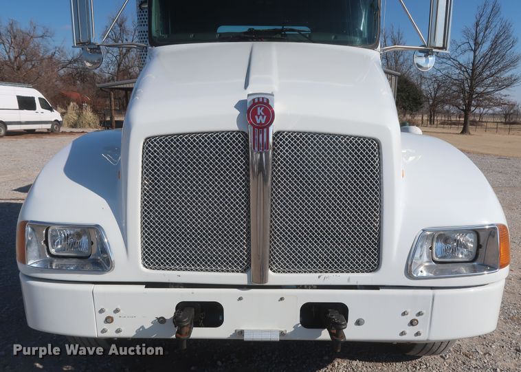 image for item HK9684 2008 Kenworth T300  utility/service truck