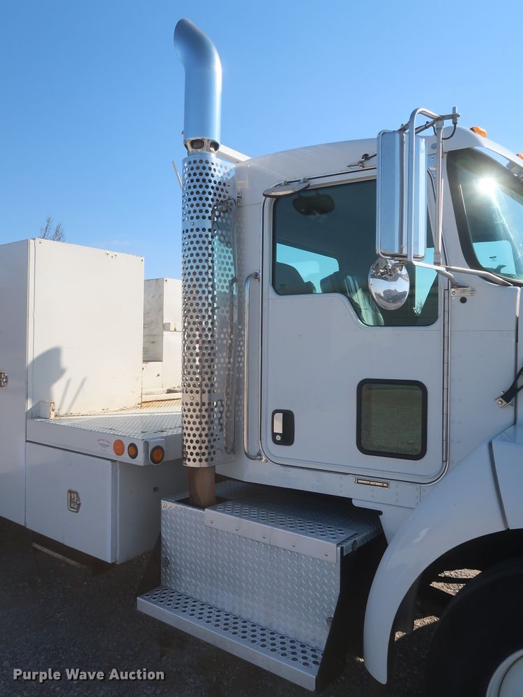 image for item HK9684 2008 Kenworth T300  utility/service truck