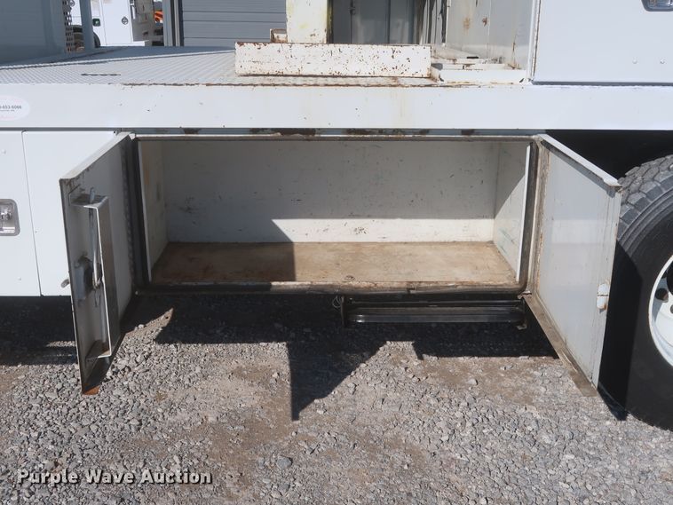 image for item HK9684 2008 Kenworth T300  utility/service truck