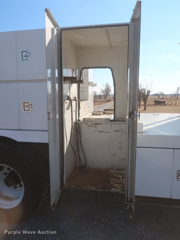 image for item HK9684 2008 Kenworth T300  utility/service truck