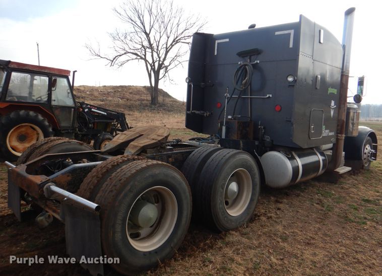 image for item HL9315 1999 Peterbilt 379  semi truck